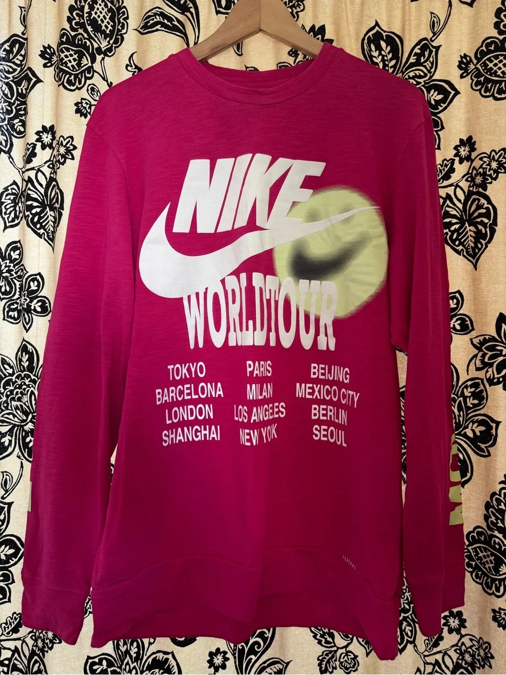 Nike Hot Pink Worldtour Graphic Sweatshirt with White Logo